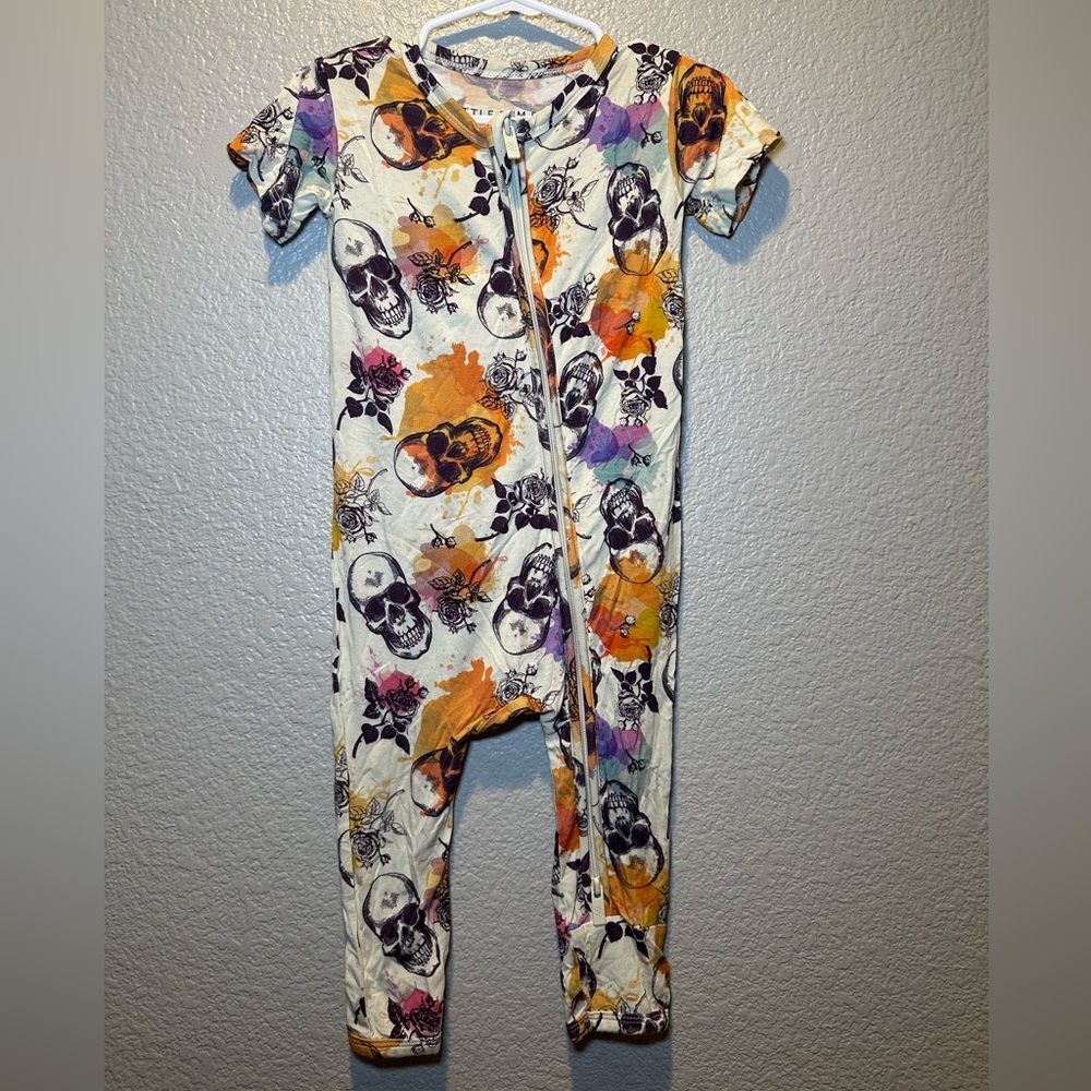 Little Bum Bums 18-24 months short sleeve bamboo romper w/ skulls & roses